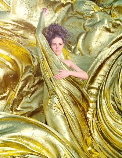 jepesflyingveilsforvictoria900maindaz3d